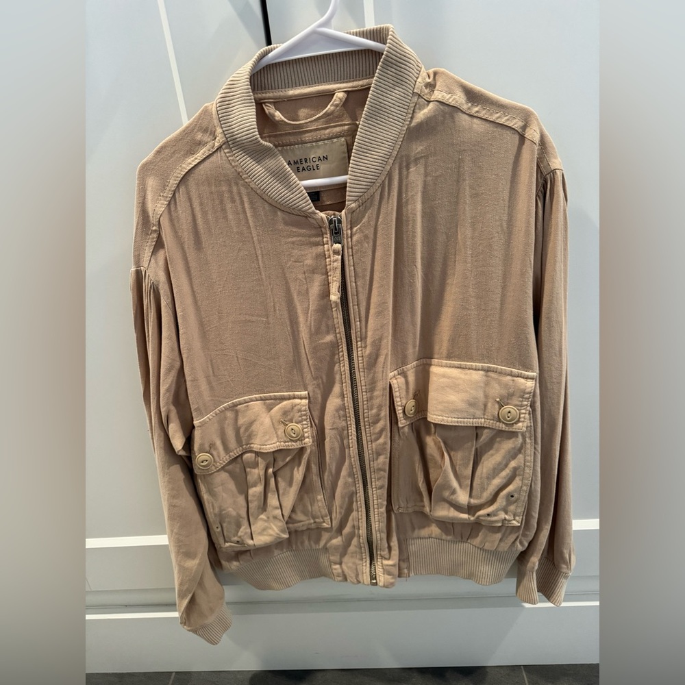 American Eagle Outfitters Women's Beige Bomber Jacket size medium
